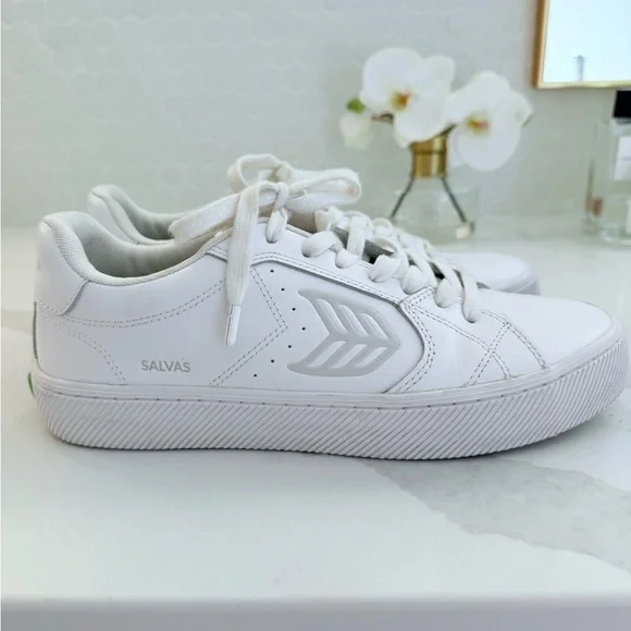 Women’s Cariuma Salvas Leather Sneakers White - Picture 6 of 9
